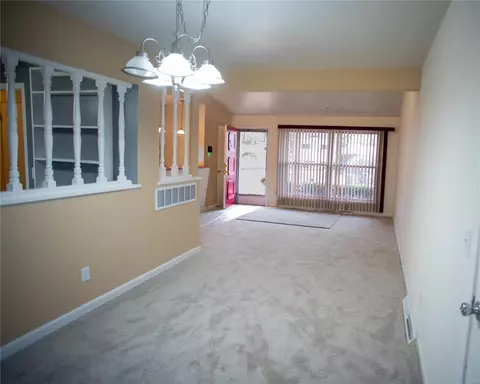 2445 Pinehurst Dr, Overland, MO 63114 photo 2
