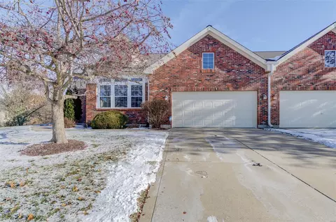 811 Waterford Villas Dr #6, Lake Saint Louis, MO 63367