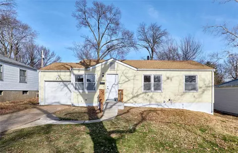 1131 Laire Dr, Saint Louis, MO 63137