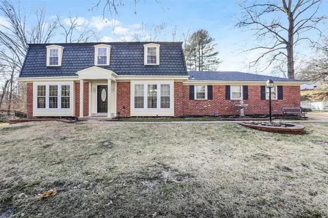 13106 Roundstone Ct, Saint Louis, MO 63146
