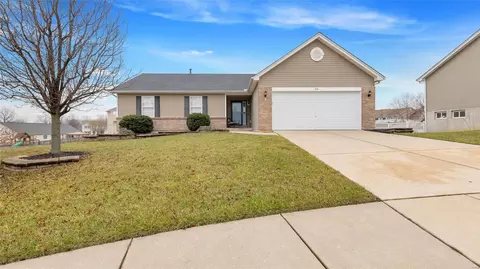 26 Crystal Meadow Ct, Wentzville, MO 63385