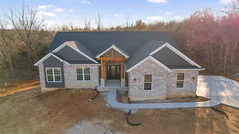 100 Schaper Farms Dr, Foristell, MO 63348