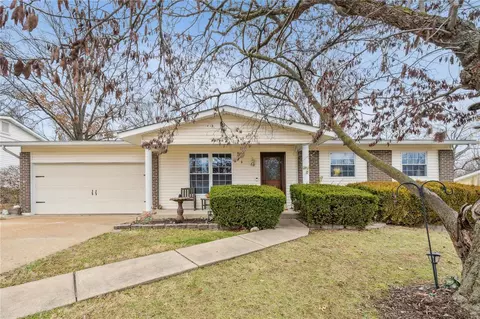 3505 Arlington Dr, Saint Charles, MO 63303