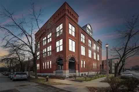 2800 S Grand Blvd #301, Saint Louis, MO 63118