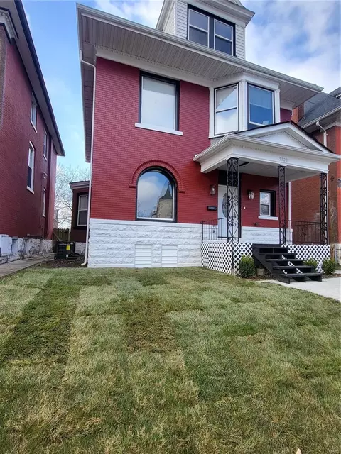 5118 Maple Ave, Saint Louis, MO 63113 photo 1