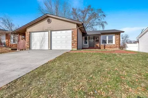 3677 Briargrove Dr, Florissant, MO 63031