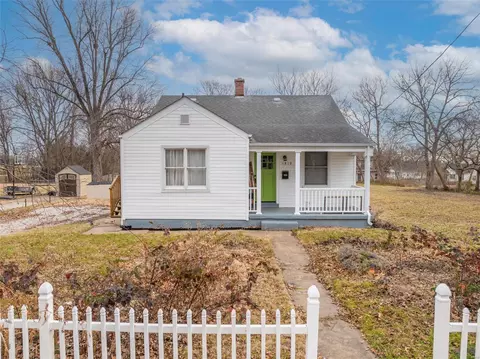 1810 W Randolph St, Saint Charles, MO 63301