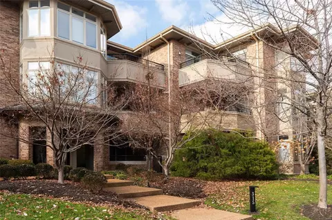315 N Meramec Ave #12, Saint Louis, MO 63105