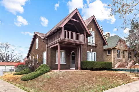 6953 Vermont Ave, Saint Louis, MO 63111