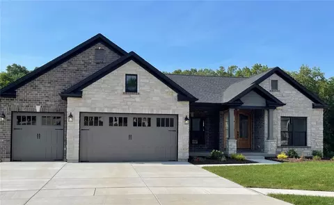 828 Hanna Rd, Manchester, MO 63021
