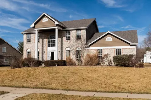 1121 Keystone Trail Dr, Wildwood, MO 63005
