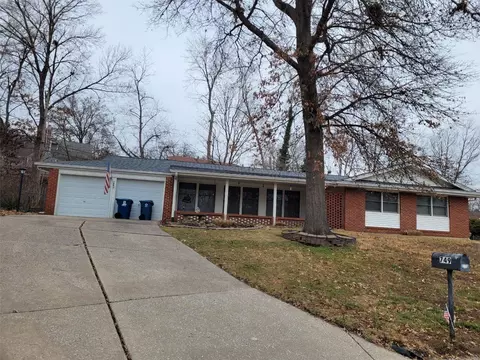 749 Beauvais Ct, Saint Louis, MO 63141