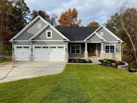 3067 Nettie Dr, Saint Louis, MO 63129