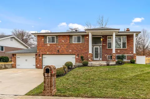5830 Five Oaks Pkwy, Saint Louis, MO 63128