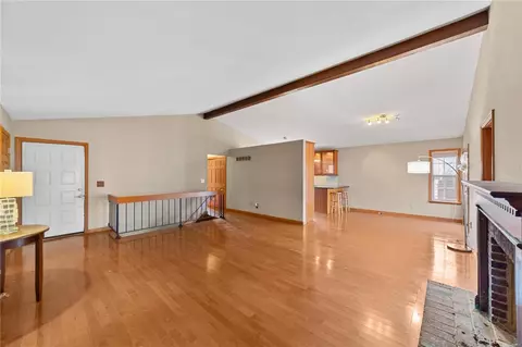 527 Rustic Valley Dr, Ballwin, MO 63021 photo 6