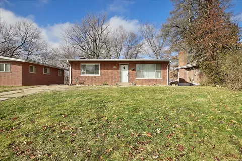 3437 Saint Henry Ln, Saint Louis, MO 63121