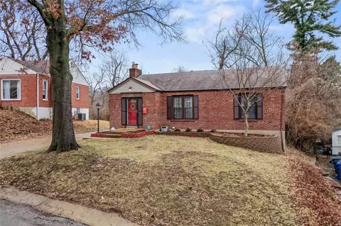 214 Moundale Dr, Saint Louis, MO 63135
