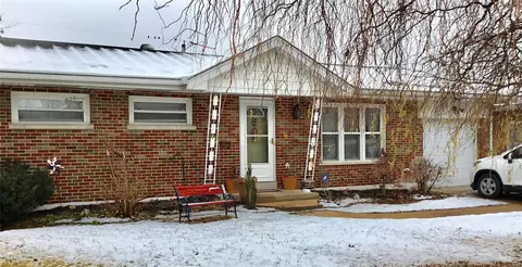 9900 Markhall Ln, Saint Louis, MO 63123