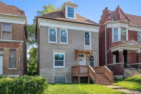 5977 Page Blvd, Saint Louis, MO 63112