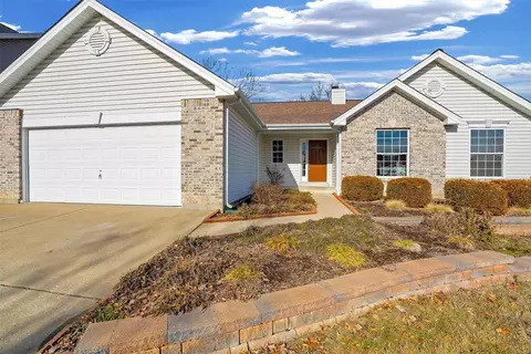 851 Emerald Oaks Ct, Eureka, MO 63025 photo 2