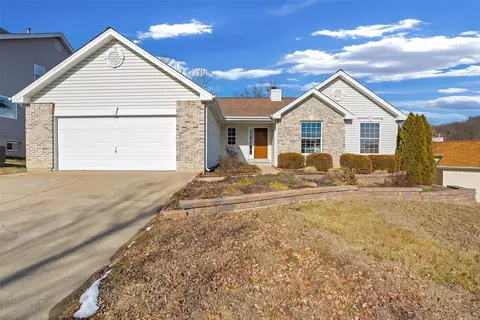 851 Emerald Oaks Ct, Eureka, MO 63025