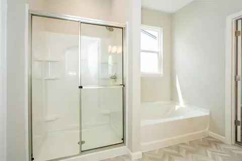 Bath - 1557 Misty River Dr, O'fallon, MO 63366 photo 4 of 7
