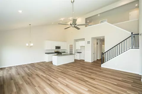Living - 1557 Misty River Dr, O'fallon, MO 63366 photo 4 of 7