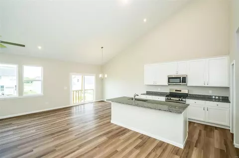 Kitchen - 1557 Misty River Dr, O'fallon, MO 63366 photo 1 of 6