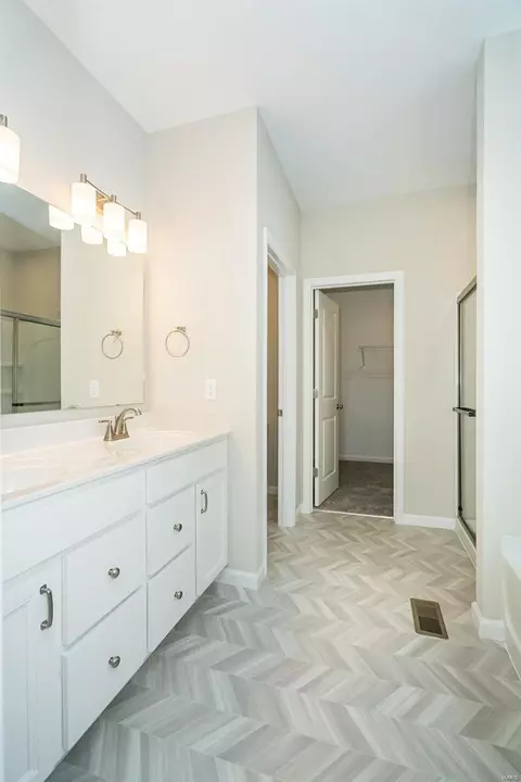 Bath - 1557 Misty River Dr, O'fallon, MO 63366 photo 2 of 7