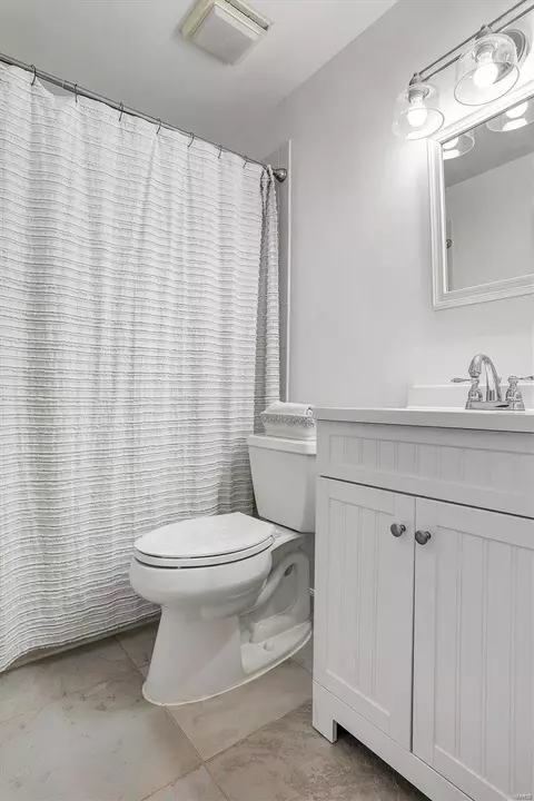 155 Carmel Woods Dr, Ellisville, MO 63021 photo 17