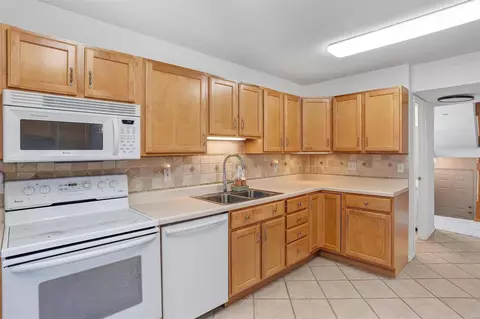 155 Carmel Woods Dr, Ellisville, MO 63021 photo 6