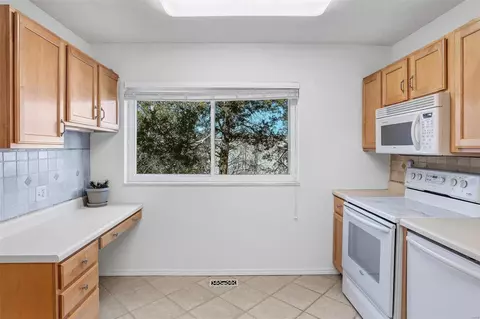 155 Carmel Woods Dr, Ellisville, MO 63021 photo 7