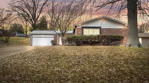 6980 Lakeside Hills Dr, Florissant, MO 63033