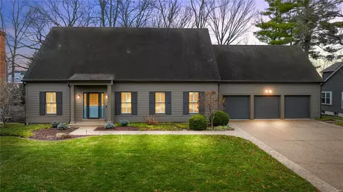 1814 Kings Cliff Rd, Kirkwood, MO 63122