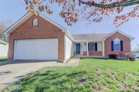 2 Autumn Peak Ct, Fenton, MO 63026