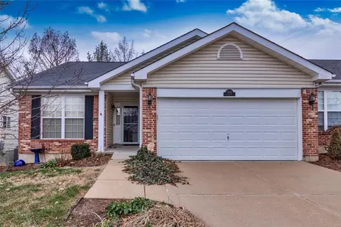 10223 Greenwich Pl, Saint Louis, MO 63123