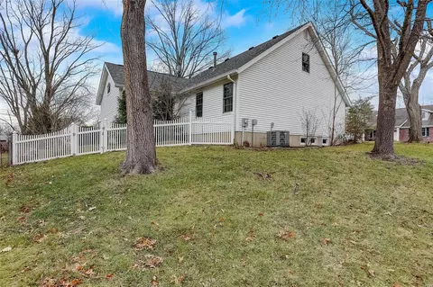 823 Pine Village Ct, Ballwin, MO 63021 photo 45