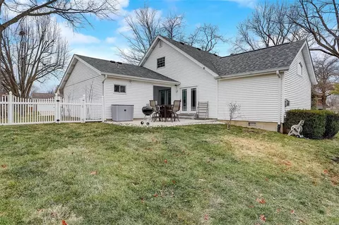 823 Pine Village Ct, Ballwin, MO 63021 photo 43