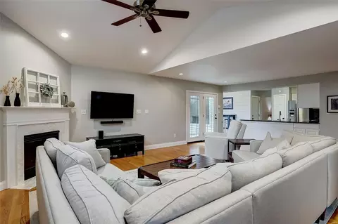 823 Pine Village Ct, Ballwin, MO 63021 photo 12