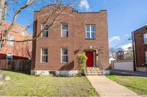 2115 Victor St, Saint Louis, MO 63104