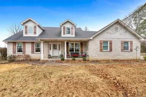 1344 Summit Dr, Fenton, MO 63026