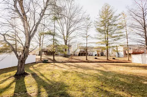 1019 Timberfield Dr, Ballwin, MO 63021 photo 12