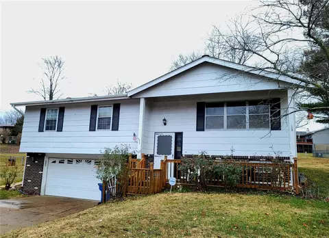 3009 Sherwood Ln, Saint Charles, MO 63301