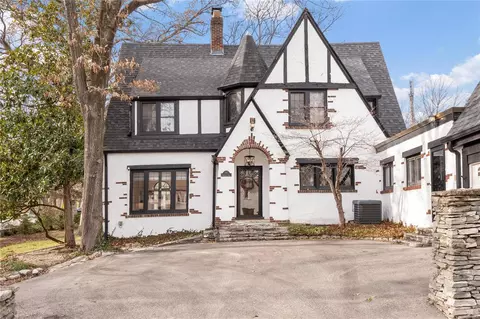 1 Northcote Rd, Saint Louis, MO 63144