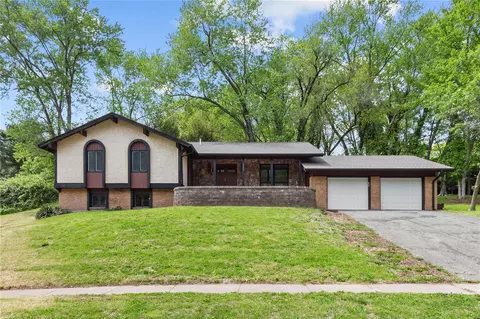 5040 Wolverton Dr, Black Jack, MO 63033