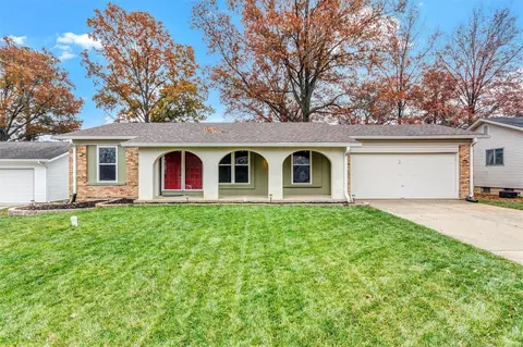 212 Mill Run Ln, Saint Peters, MO 63376