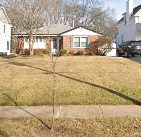 2412 High School Dr, Saint Louis, MO 63144