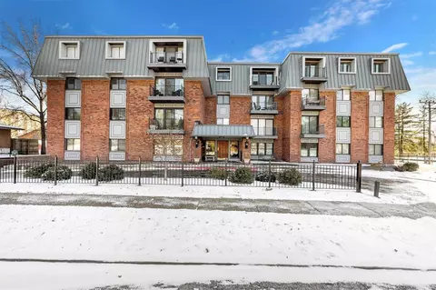 450 W Adams Ave #28, Saint Louis, MO 63122