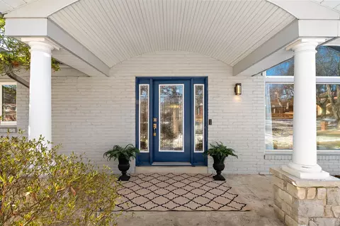 157 Seabrook Dr, Chesterfield, MO 63017