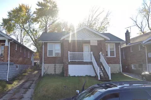 8204 John Pl, Saint Louis, MO 63114